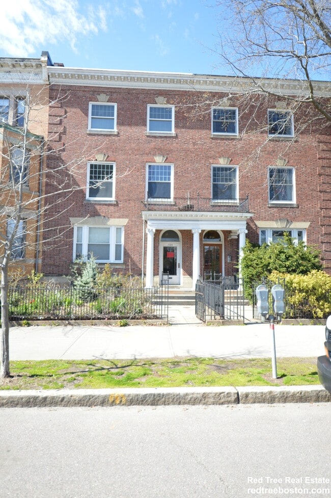 1726 Beacon St, Unit 1726