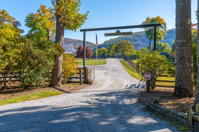 160 Down Ridge Rd in Glenville, NC - Building Photo - Building Photo