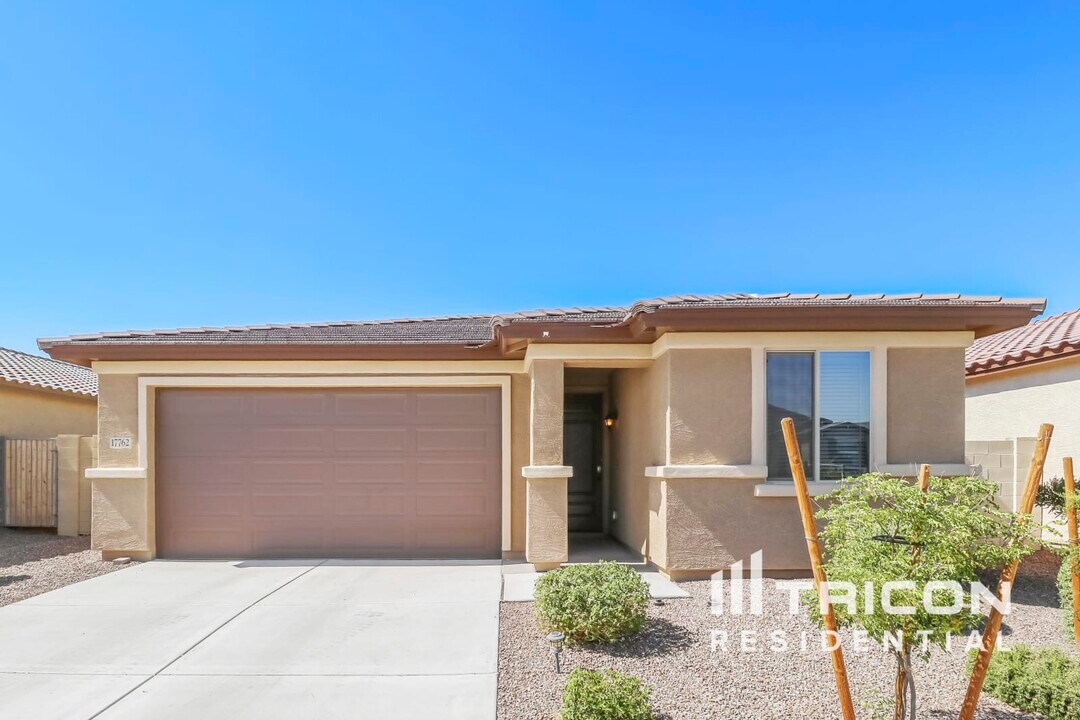 17762 Via Luna Dr in Sun City West, AZ - Building Photo