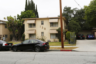 139 N Cedar St in Glendale, CA - Building Photo - Building Photo