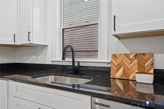 1127 W Washington St in Petersburg, VA - Building Photo - Building Photo