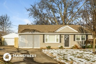 7111 Nathan Hale Way in Louisville, KY - Building Photo - Building Photo