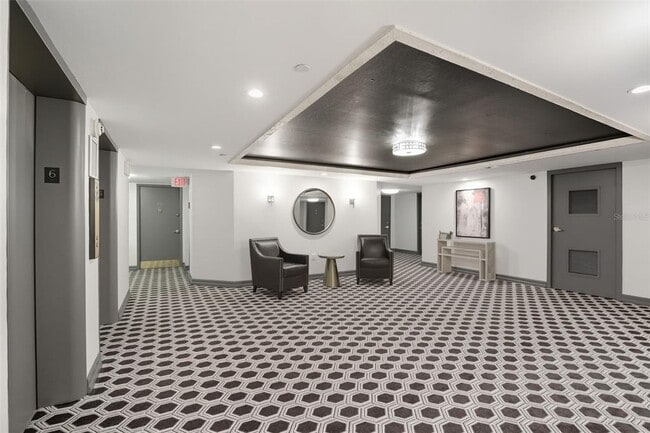 400 E Colonial Dr in Orlando, FL - Building Photo - Building Photo