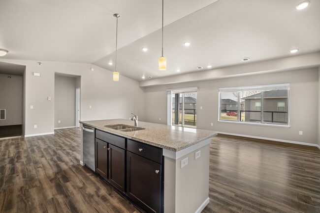Shadow Crest - Luxury Townhomes
