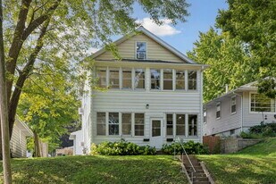 3242 Hayes St NE, Unit 2 in Minneapolis, MN - Building Photo