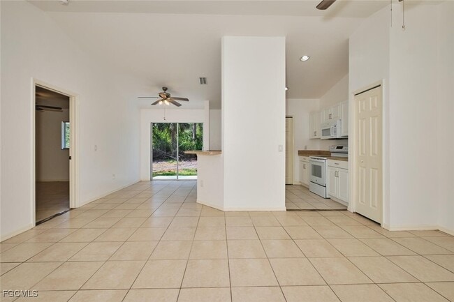 property at 3825 Hollycrest St