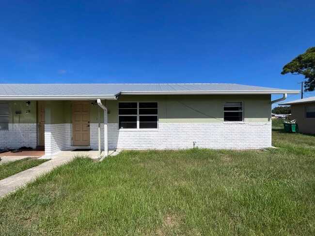 property at 2650 Seneca Ave
