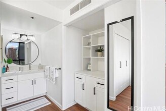 990 Ala Nanala St in Honolulu, HI - Building Photo - Building Photo