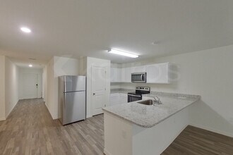 20254 Lorenzo Ave in Port Charlotte, FL - Building Photo - Building Photo