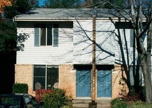 The Glen at White Pines in Manassas Park, VA - Building Photo - Building Photo