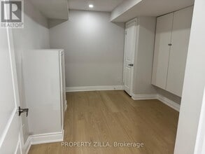 163 Freure Dr in Cambridge, ON - Building Photo - Building Photo