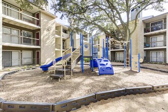 Magnolia Terrace in Houston, TX - Building Photo - Building Photo