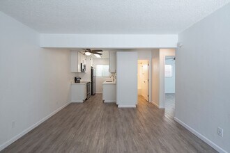 2674 Hornblend St in San Diego, CA - Building Photo - Building Photo