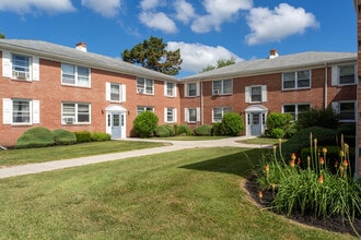 Drexel Hill Apartments in Williamsville, NY - Building Photo - Building Photo