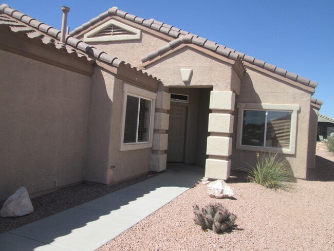 718 S Santa Fe Trail in Cornville, AZ - Foto de edificio - Building Photo