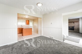 1112 Elmira St in Monaca, PA - Foto de edificio - Building Photo