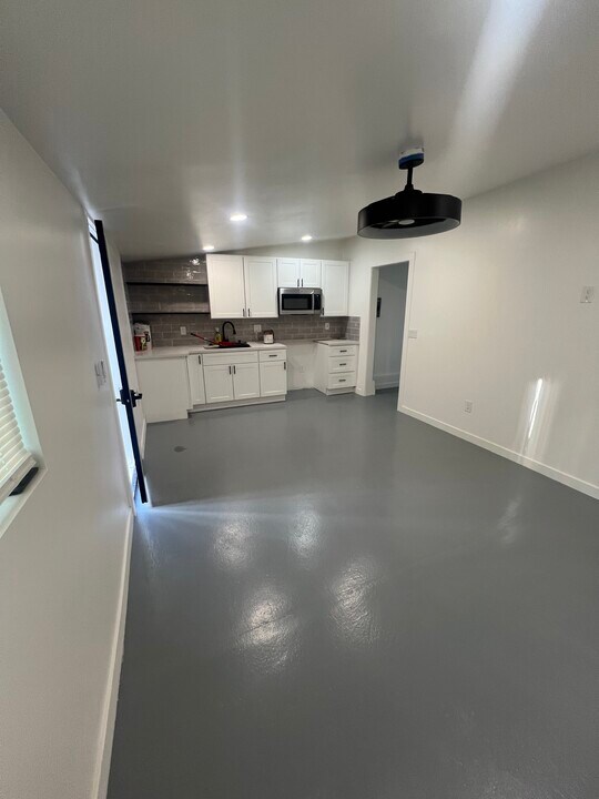8119 McNulty Ave in Winnetka, CA - Building Photo