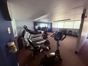 411 Lakewood Cir, Unit A506 in Colorado Springs, CO - Building Photo - Building Photo