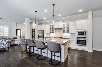 1821 Augustus Dr in Fort Worth, TX - Building Photo - Building Photo