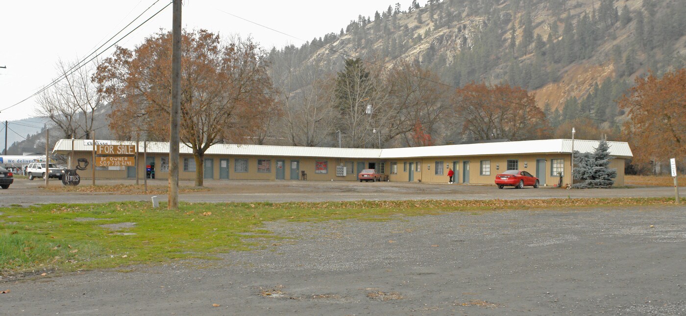 455 E 3rd Ave in Kettle Falls, WA - Building Photo