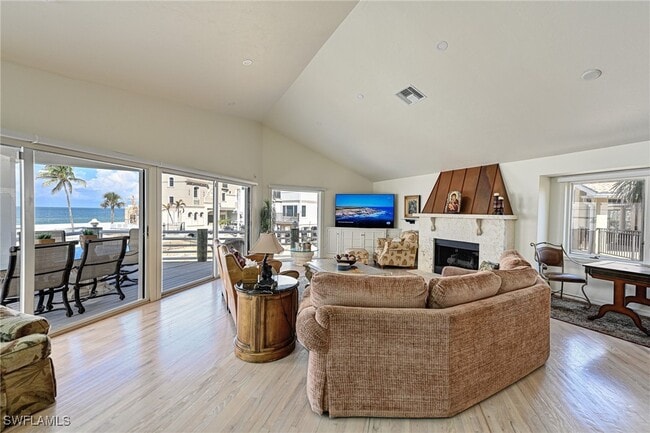 101 Dominica Ln