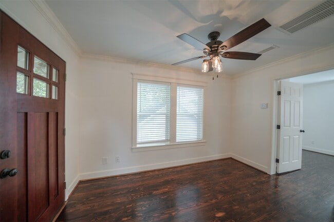 property at 811 Woodard St