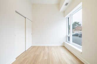 E-LEVEN in Kingston, ON - Building Photo - Interior Photo