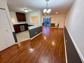 2252 Abbeywood Dr, Unit UNIT F in Lisle, IL - Building Photo - Building Photo