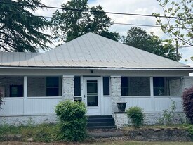 214 W Buena Vista Ave in North Augusta, SC - Building Photo