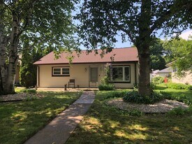 10436 W Fisher Pkwy in Wauwatosa, WI - Building Photo