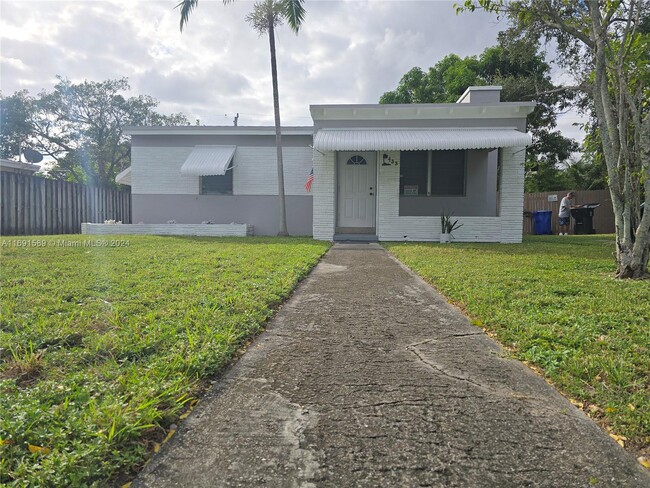 433 SW 22nd Terrace in Fort Lauderdale, FL - Building Photo - Building Photo