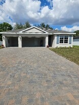 707 NW 2nd Pl in Cape Coral, FL - Building Photo