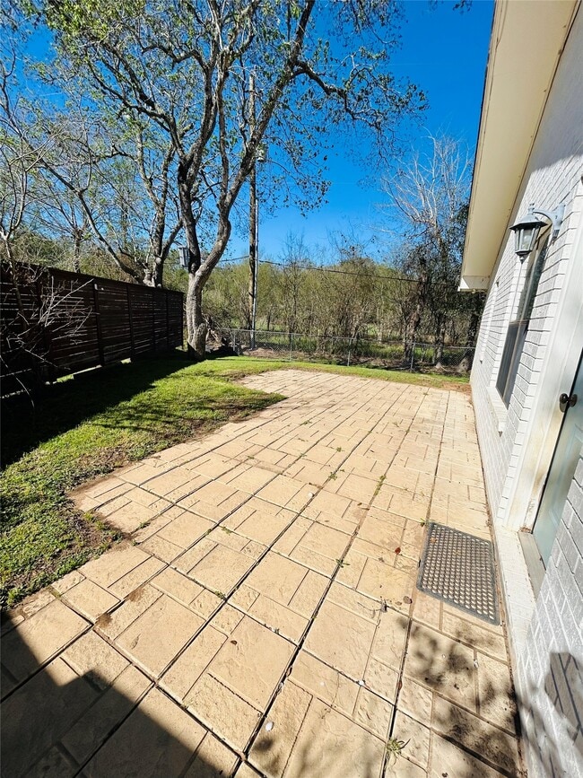 property at 108 Creek Bend Ln
