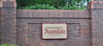 98 Hampshire Ct, Unit 98 in Avondale Estates, GA - Foto de edificio - Building Photo