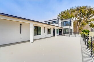 Oceans 315 in La Jolla, CA - Building Photo - Building Photo
