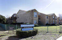 Scott Gardens Apartments in Garland, TX - Foto de edificio - Building Photo