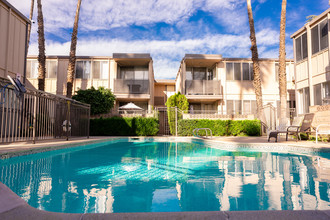 Balboa Palms Apartments in Northridge, CA - Building Photo - Building Photo