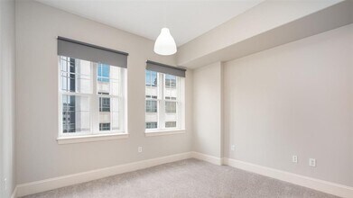 4620 Piedmont Row Dr in Charlotte, NC - Building Photo - Building Photo