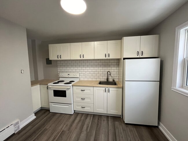 89 Pinecrest Dr in Dartmouth, NS - Building Photo - Building Photo