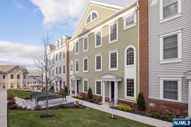 247 Bradley Dr in Wood Ridge, NJ - Building Photo - Building Photo
