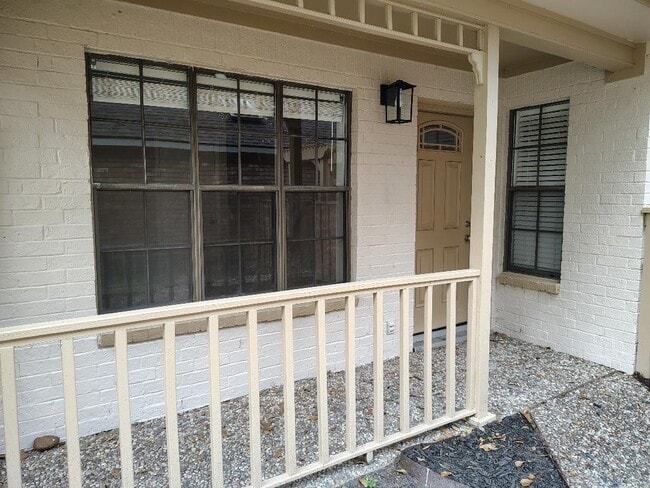 property at 2823 Whitman Dr