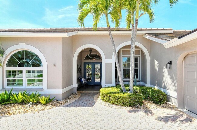 8712 Grey Oaks Ave in Sarasota, FL - Foto de edificio - Building Photo