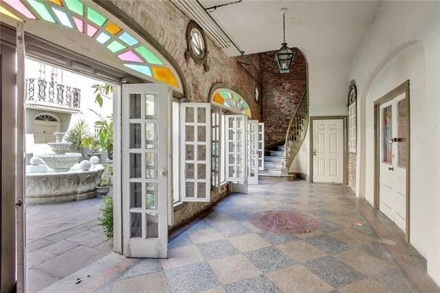 521 Dumaine St in New Orleans, LA - Foto de edificio - Building Photo