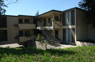 2738 Montrose Ave in Montrose, CA - Building Photo - Building Photo