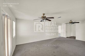 4506 Greyhound Dr in Killeen, TX - Foto de edificio - Building Photo
