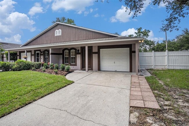 8514 N Hyaleah Rd in Tampa, FL - Building Photo - Building Photo