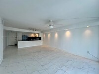 5838 Collins Ave, Unit 14D in Miami Beach, FL - Building Photo - Building Photo