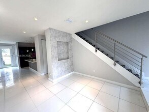 6458 NW 103rd Psge in Doral, FL - Building Photo - Building Photo