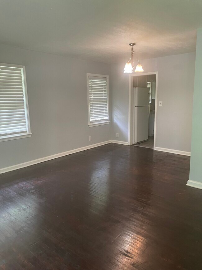 2023 Wells Dr SW in Atlanta, GA - Building Photo - Building Photo