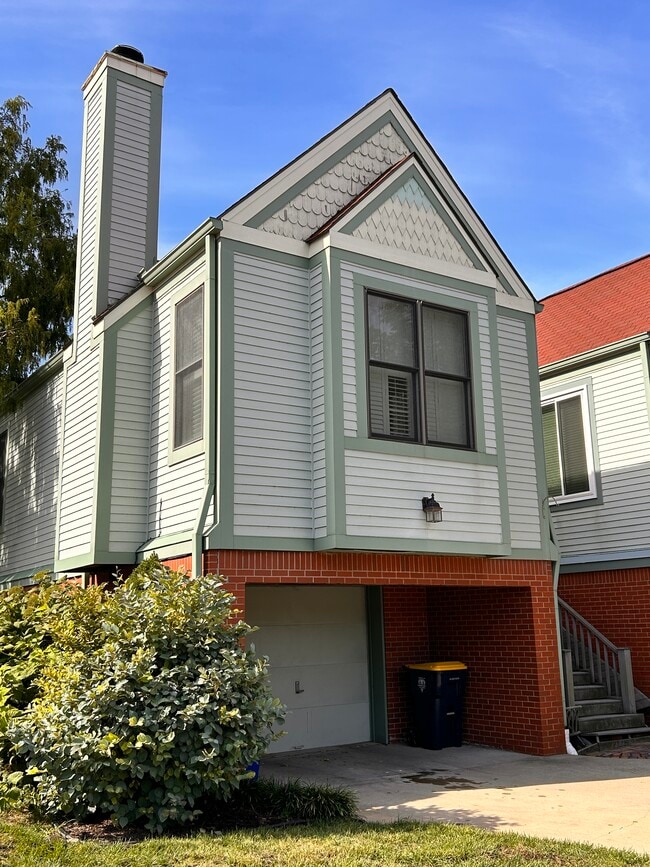 property at 123 E 29th St